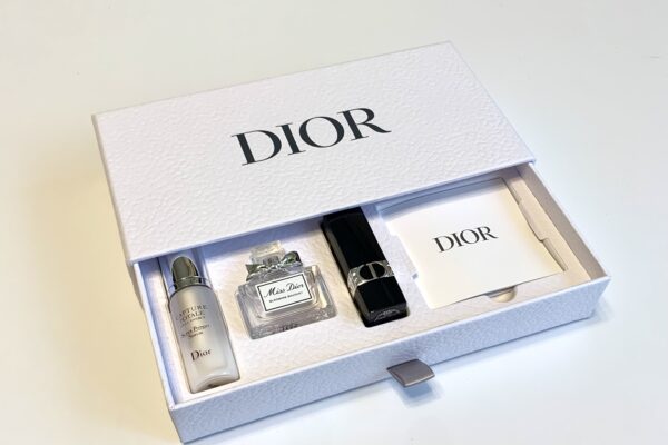 Diorの2021年クリスタル会員限定のバースデーギフトもらってきた【ディオール・ノベルティ・誕生日プレゼント】